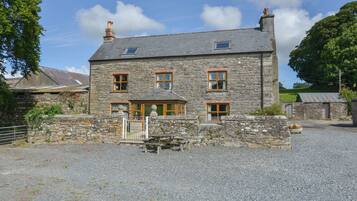 Cottage | Property grounds