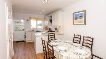 Cottage | Interior