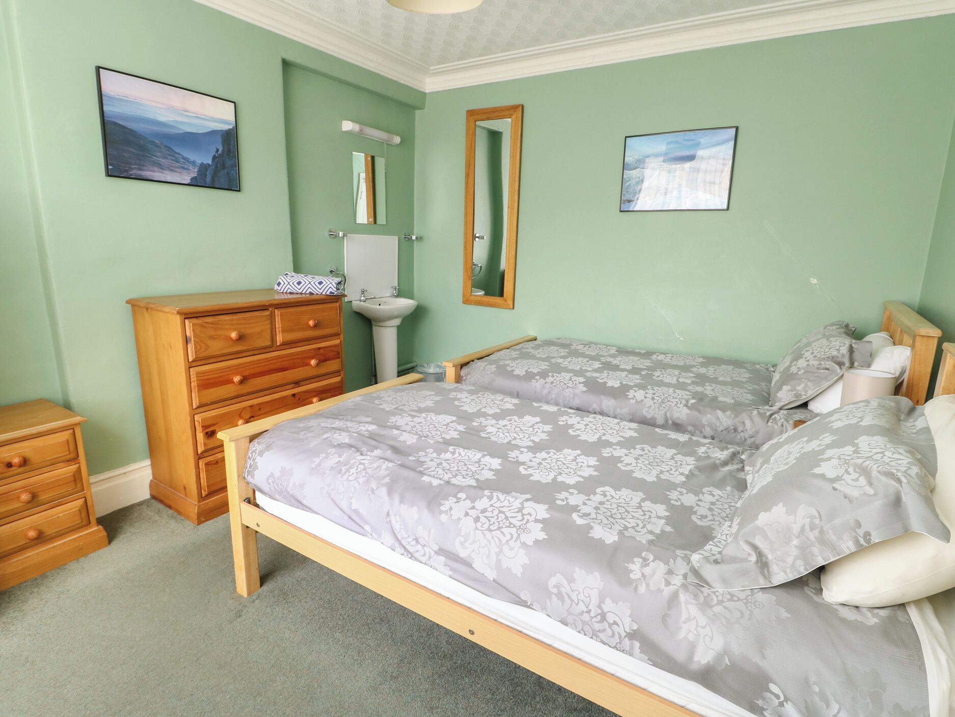 7 bedrooms, individually decorated, individually furnished, free WiFi