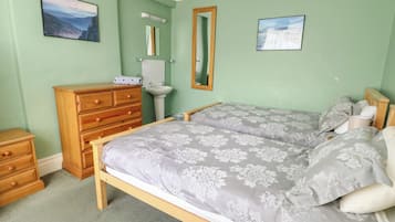 7 bedrooms, individually decorated, individually furnished, free WiFi