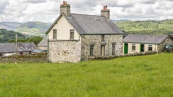 Cottage | Interior
