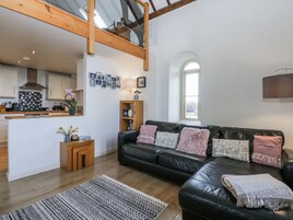 Cottage | Living area | TV