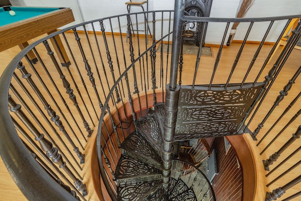 Interior - Southport Coach House (Southport)