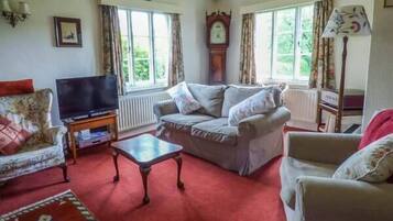 Cottage | Interior