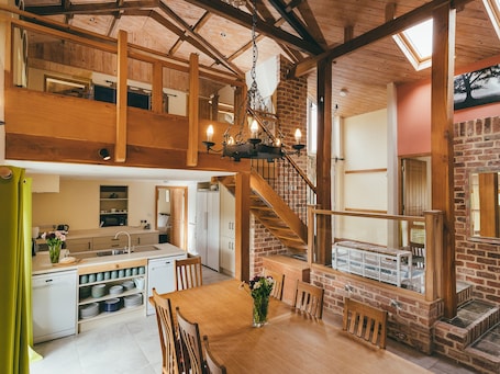 村舍 | 私人厨房 | 冰箱、微波炉、炉灶、洗碗机