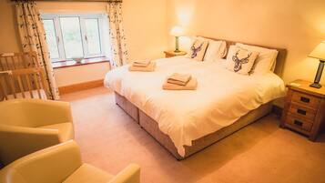 Cottage | 6 bedrooms, individually decorated, individually furnished, free WiFi