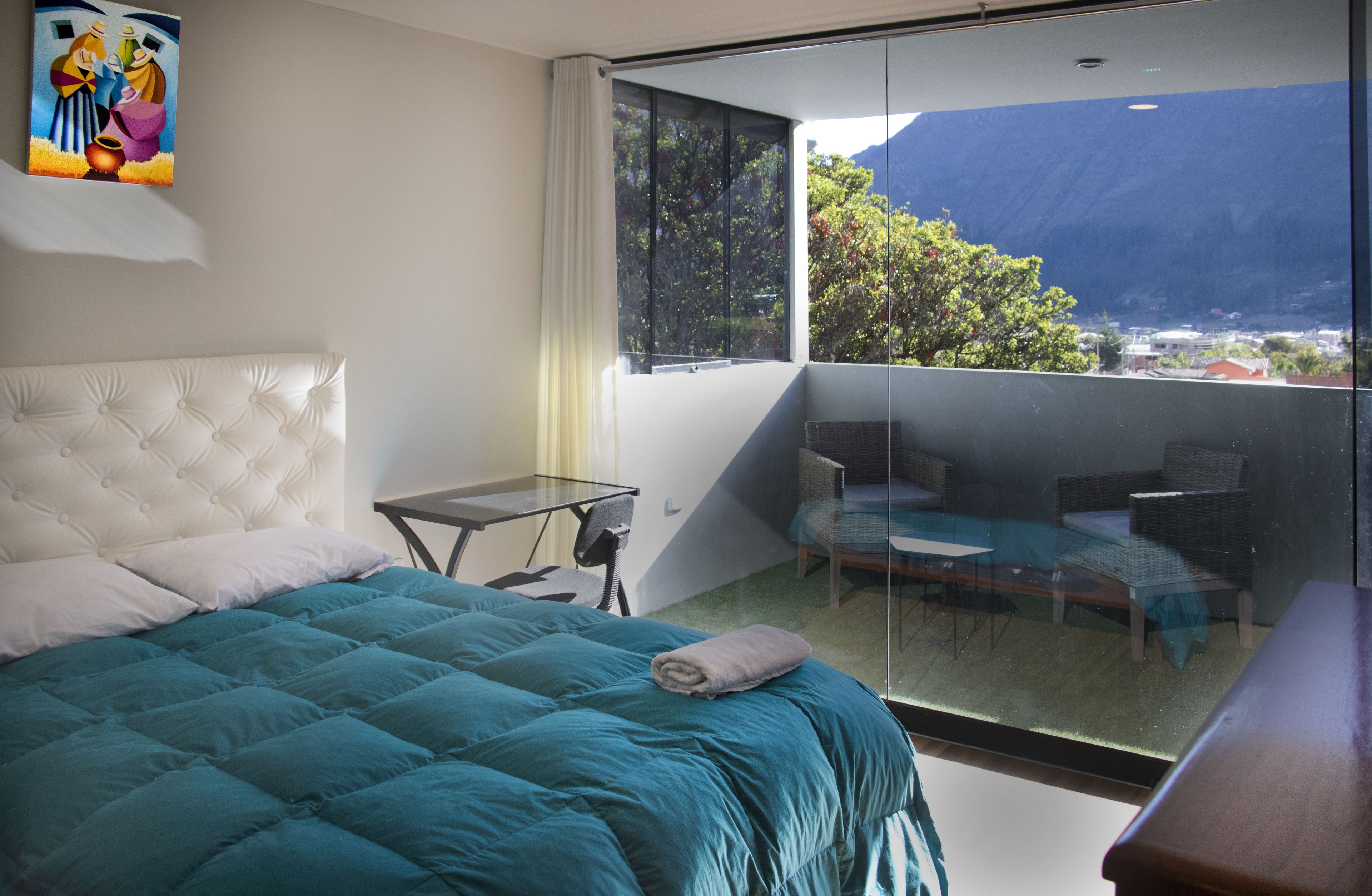 Suite Standar | Selimut bulu angsa, tirai kedap cahaya, Wi-Fi gratis, dan seprai linen