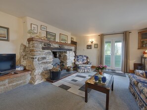 Cottage | Living area