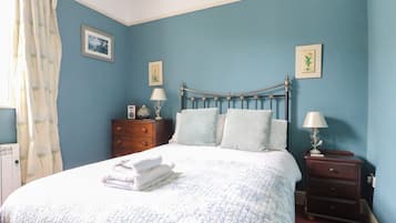 Cottage | 3 bedrooms, individually decorated, individually furnished, free WiFi