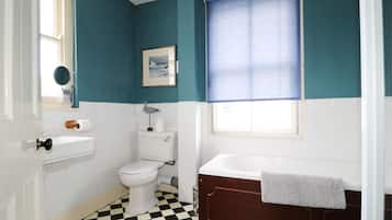 Cottage | Bathroom | Shower