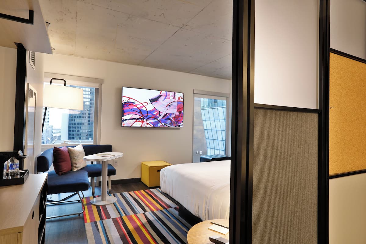 Premium bedding, in-room safe, free cribs/infant beds, free WiFi