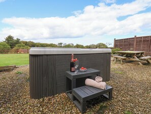 Cottage | Outdoor dining