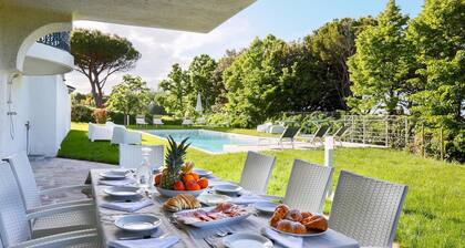 Villa Sarah 10+2, Emma Villas