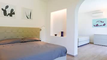 5 bedrooms, iron/ironing board, free WiFi, bed sheets
