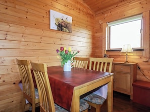 Cottage | Dining - Cedar Lodge (Bodmin)