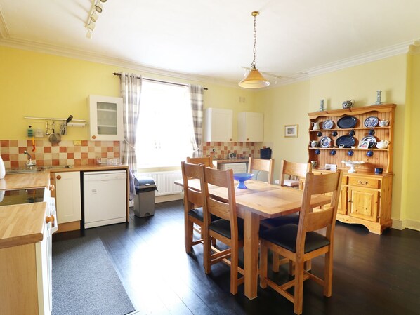 Cottage | Interior