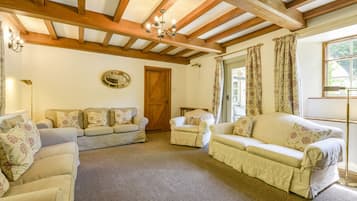 Cottage | Interior
