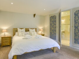 Casa de campo | 4 dormitorios, decoración individual, mobiliario individual