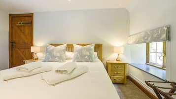 Cottage | 4 bedrooms, individually decorated, individually furnished, free WiFi