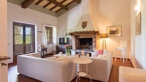 Fireplace, DVD player