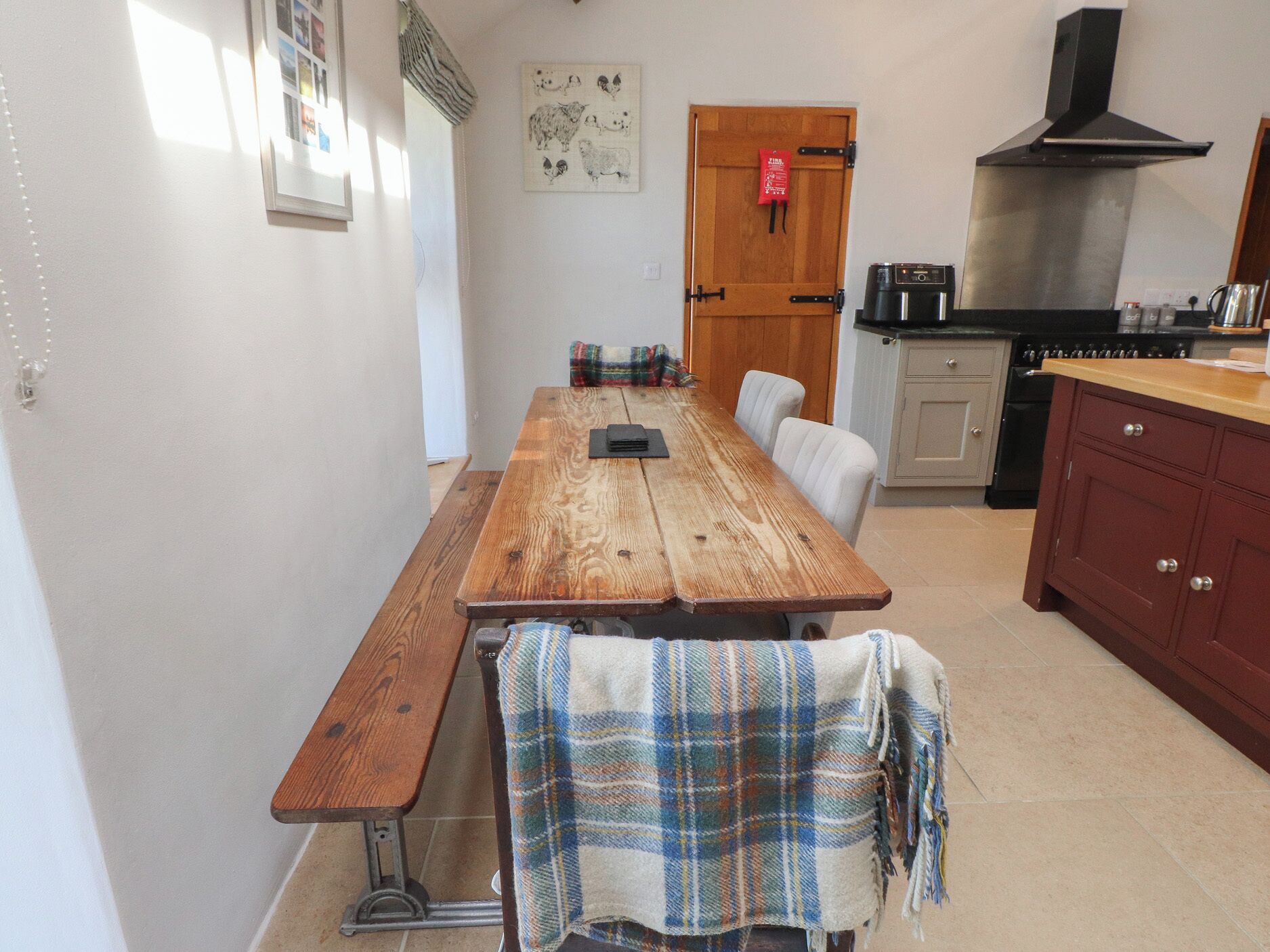 Cottage | Dining