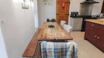 Cottage | Dining