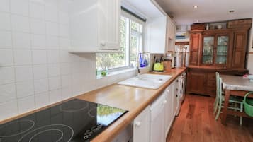 Cottage | Interior