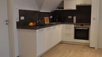 Kühlschrank, Ofen, Herdplatte, Geschirrspüler