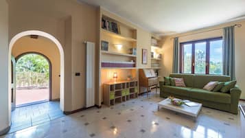 DVD-Player, TischfuĂball, Tischtennisplatte, Stereoanlage