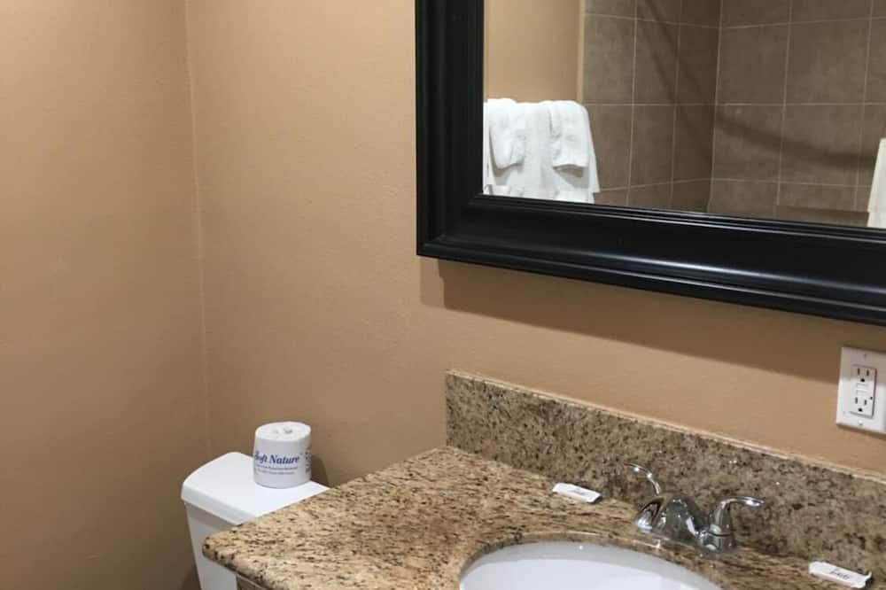 Budget Inn - Malibu Beach, CA