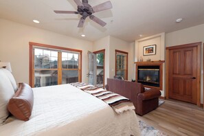 4 makuuhuonetta, silitysrauta/-lauta, ilmainen Wi-Fi, vuodevaatteet