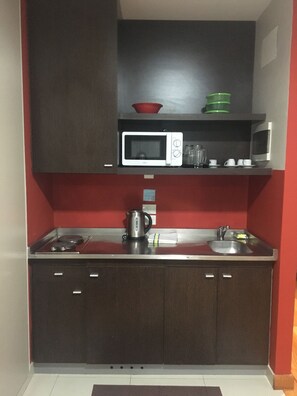 Standard Apartment | Private kitchen | Fridge, microwave, oven, stovetop - Uruguay 820 Apartment (Buenos Aires)