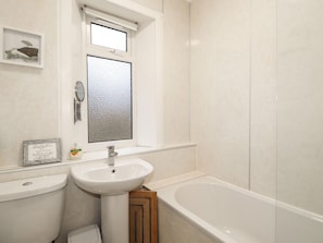 Cottage | Bathroom | Shower