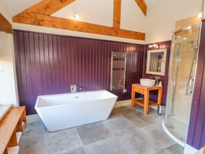 Cottage | Bathroom | Shower