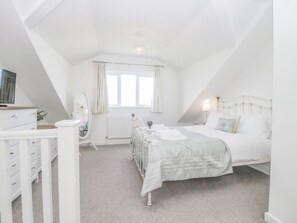 Cottage | 3 bedrooms, individually decorated, individually furnished, free WiFi - Driftwood, 23 Roa Island (Barrow-in-Furness)