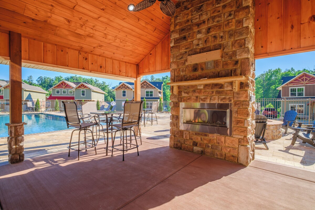 Photo 124 of Indoor cabin pool fun / $600 Free Attractions p day.