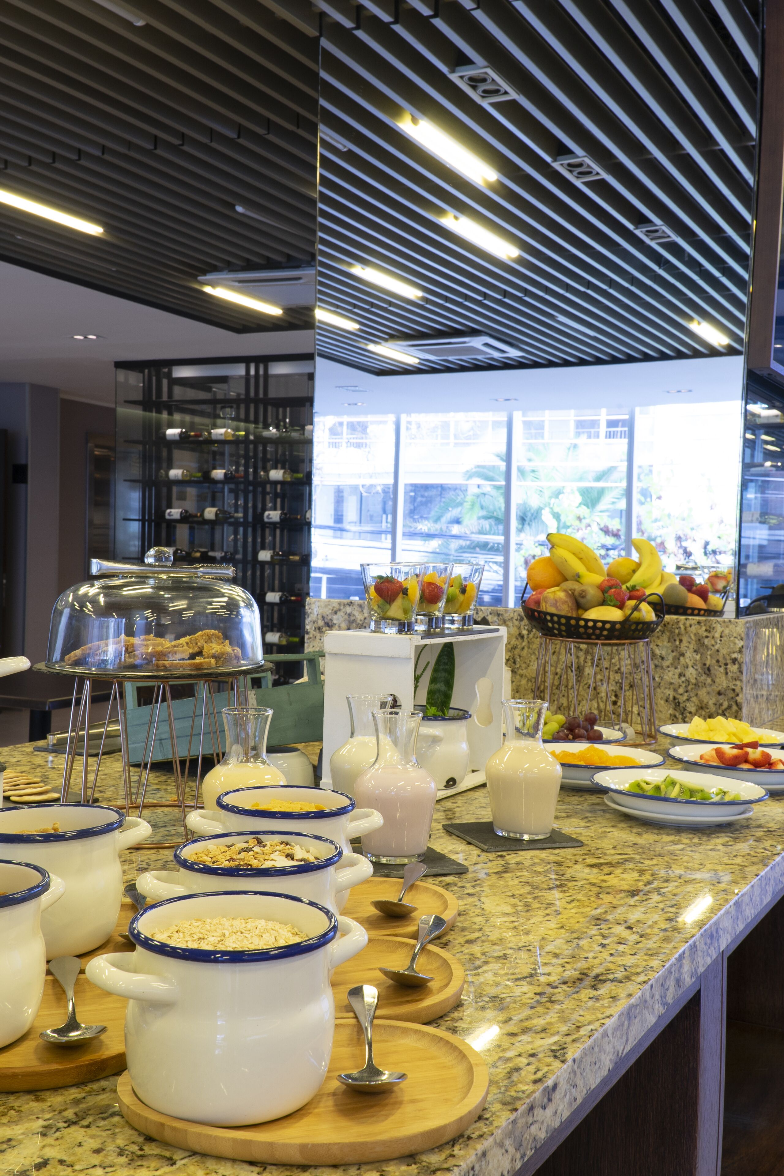 daily buffet breakfast (usd 18 per person)