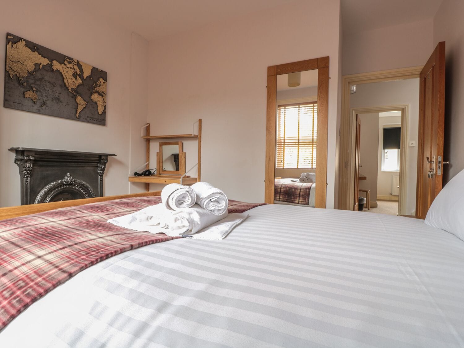 Casa rural | 5 dormitoris, wifi gratuïta i decoració individual 