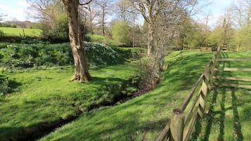 Cottage | Property grounds