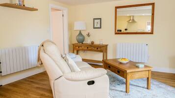 Cottage | Ruang tamu | TV