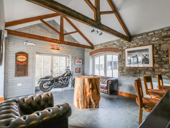 Cottage | Living room | TV - Dexter (Penryn)