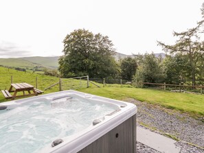 Cottage | Property grounds