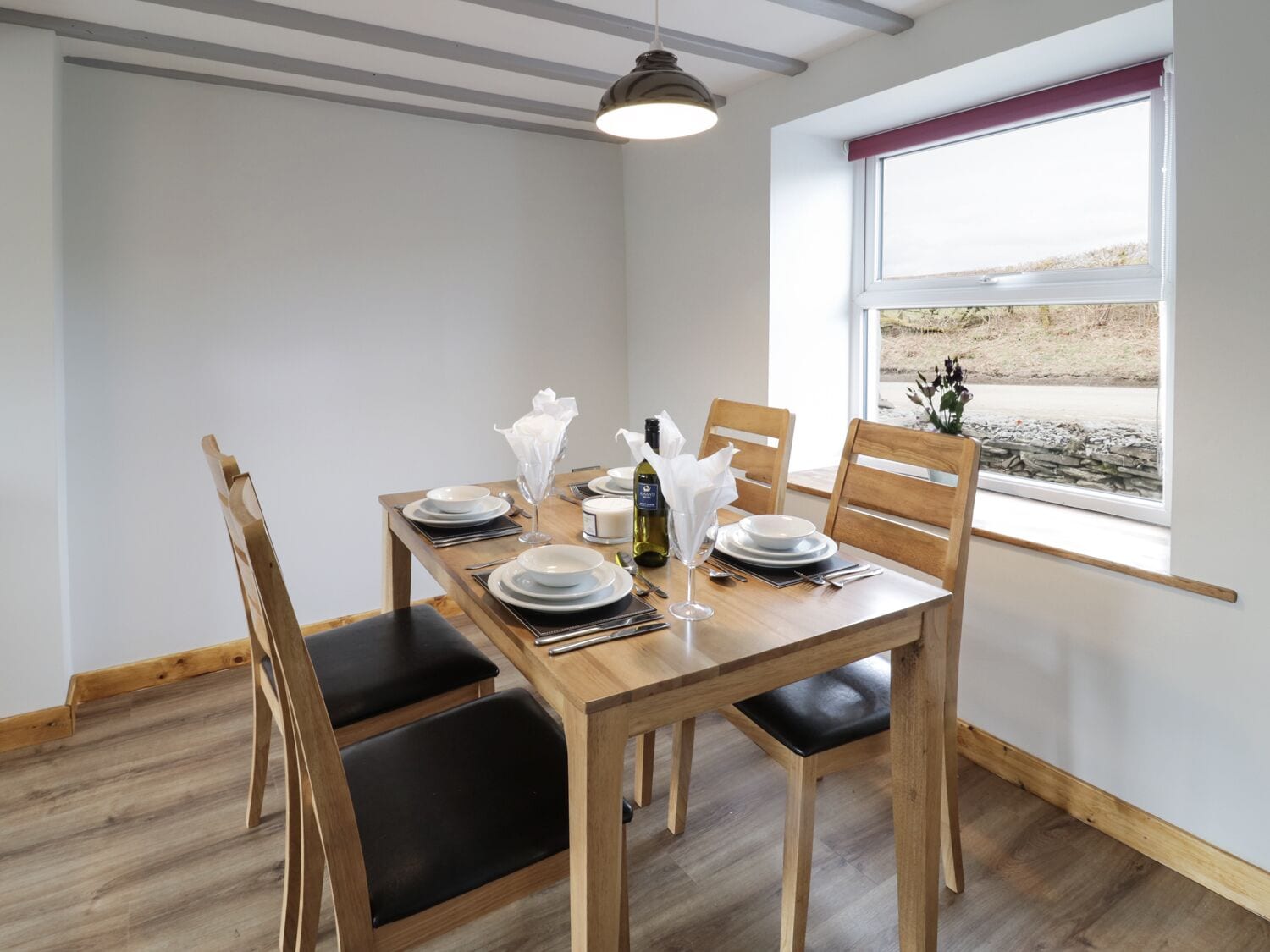 Cottage | Private kitchen | Microwave, stovetop, dishwasher, cookware/dishes/utensils