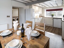 Cottage | Dining