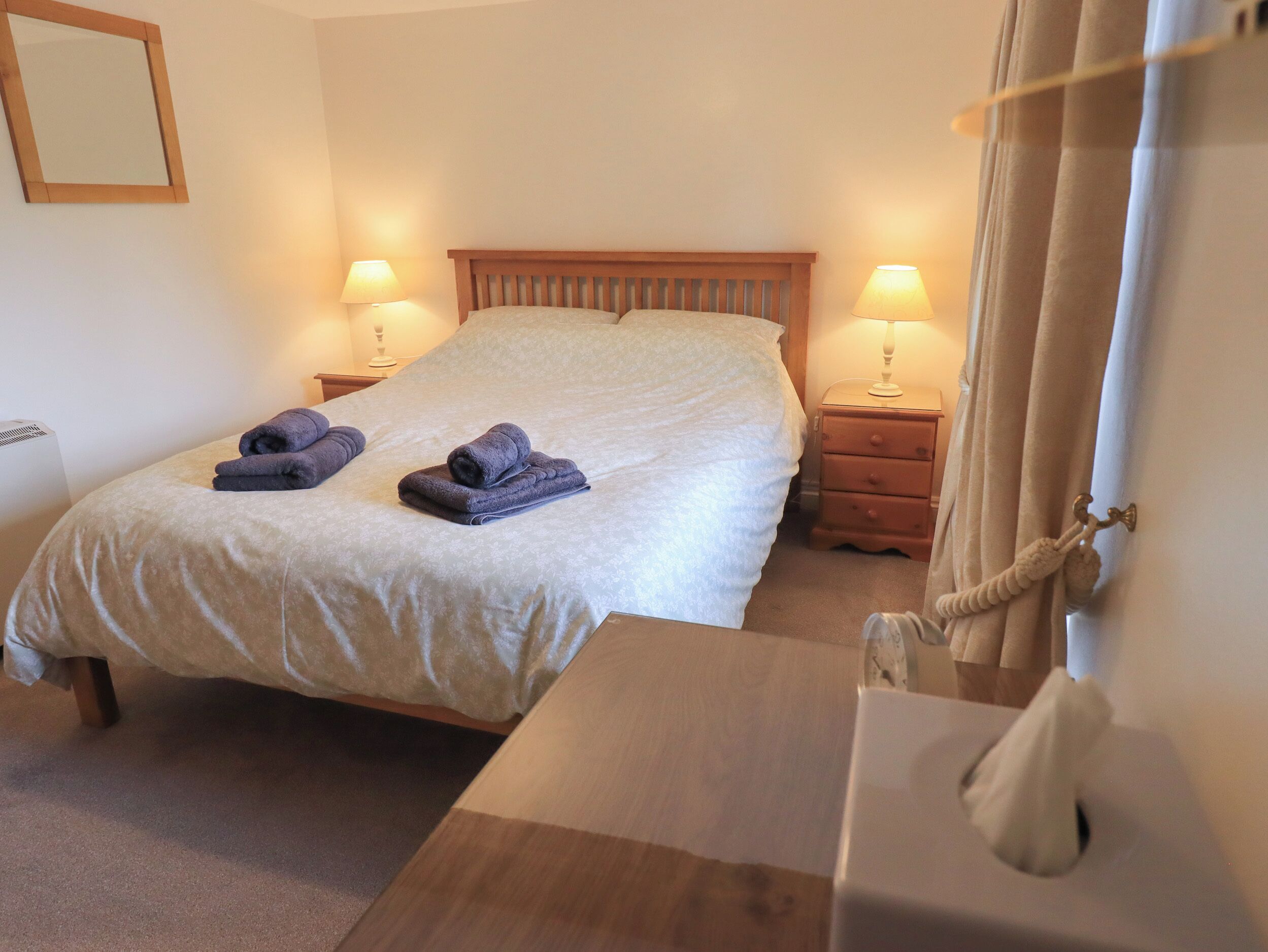 Cottage | 2 bedrooms, individually decorated, individually furnished, free WiFi