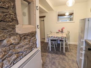 Cottage | Dining