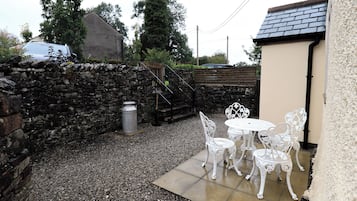 Cottage | Outdoor dining