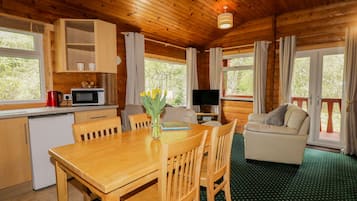 Cottage | Dining