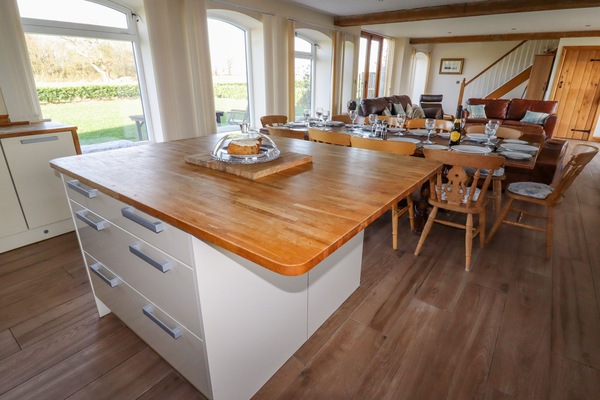 Cottage | Dining