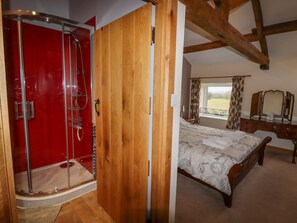 4 bedrooms, individually decorated, individually furnished, free WiFi - The Oaks (Ellesmere)